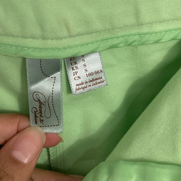 Forever 21 green shorts - Picture 3 of 6